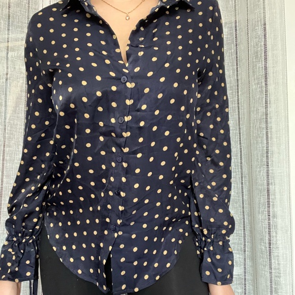 Dark blue blouse from Boohoo. Wore it once - Picture 1 of 3